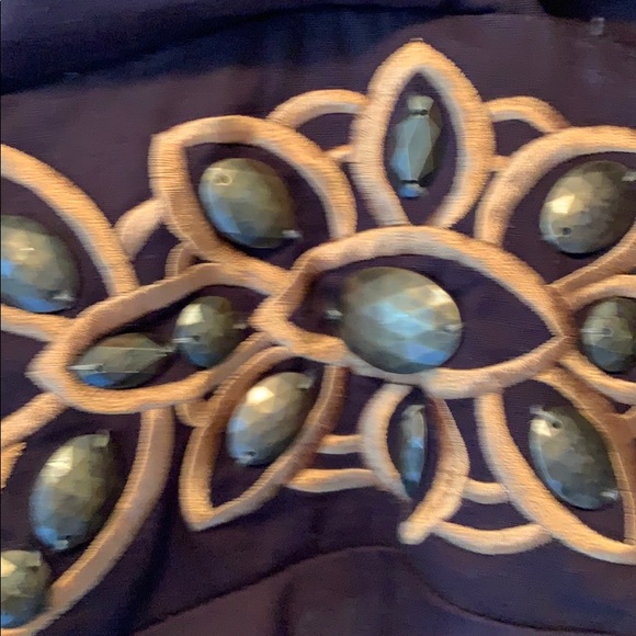 Halter Too - Picture 2 of 2